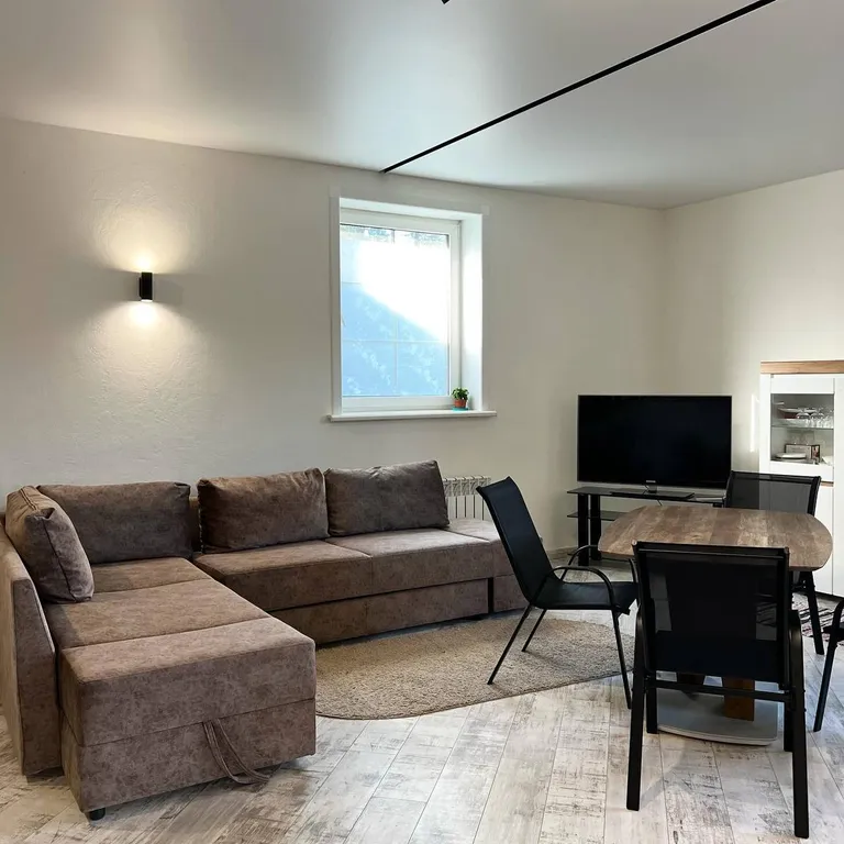 Новый уютный коттедж в черте города