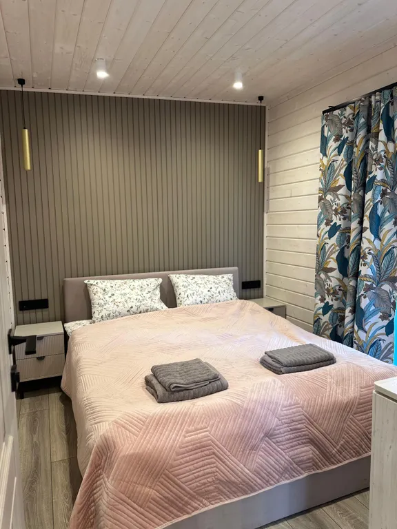 Коттедж Отдельностоящий дом с верандой и видом на озеро — Мичуринское