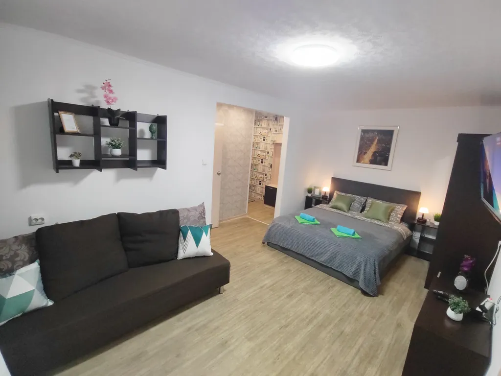 Двухкомнатную квартира в тихом месте центральной части города