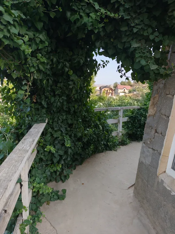 Уютный дом с панорамным видом на город и на горы