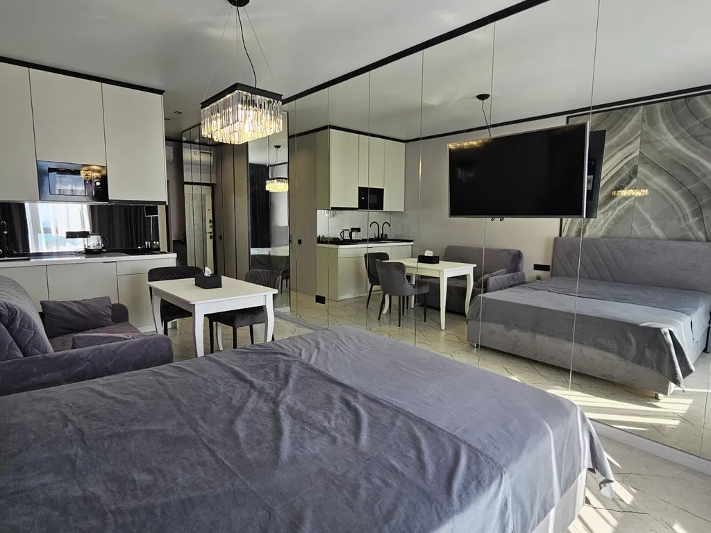 Квартира с видом на море и дизайнерским ремонтом в ЖК Метрополь