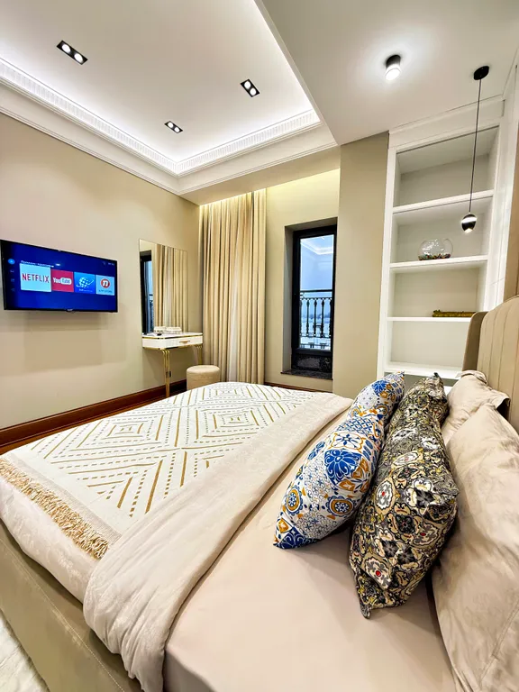 Kazakhstan resident's 171 by Royal rentals