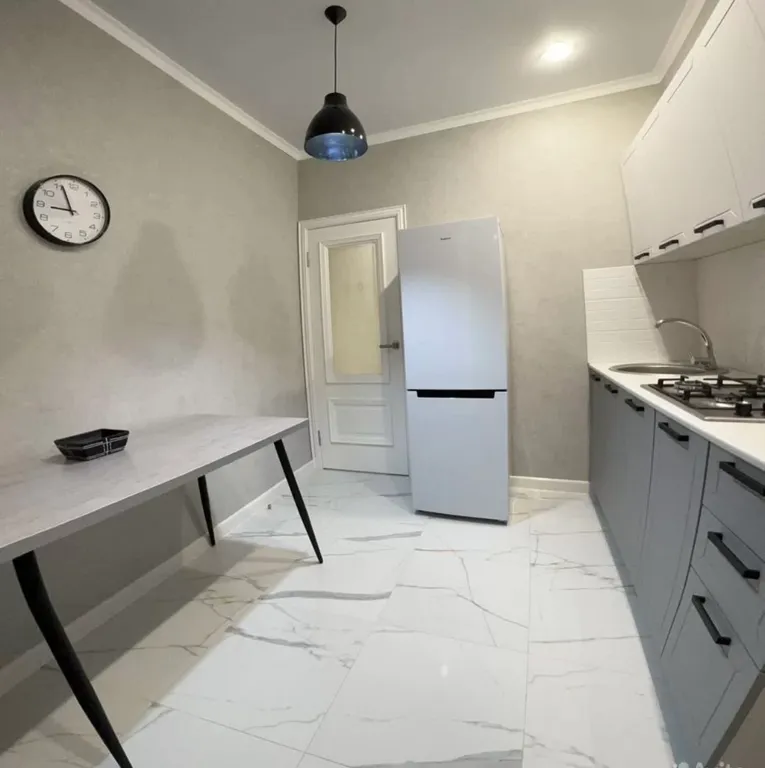 Чистая, уютная квартира, тихий закрытый двор с детской площадкой