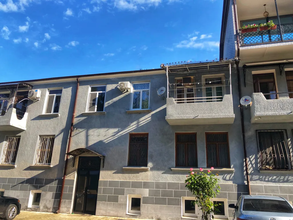 Квартира Комната в центре Сухума с видом на море — Сухум