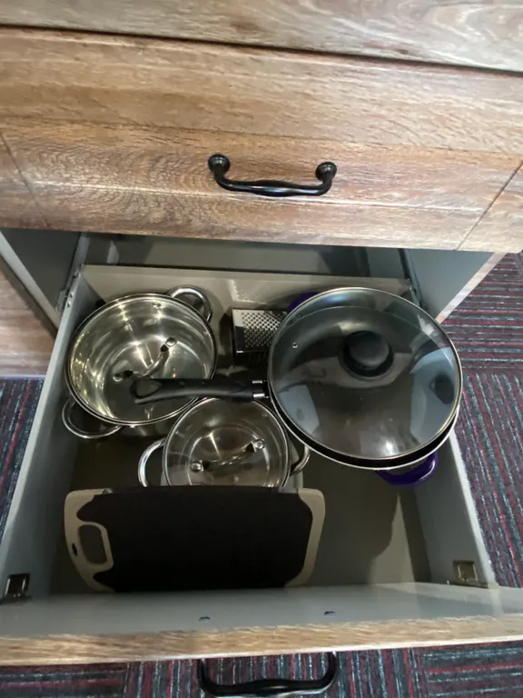 Уютные семейные апартаменты c видом на водоём и горы