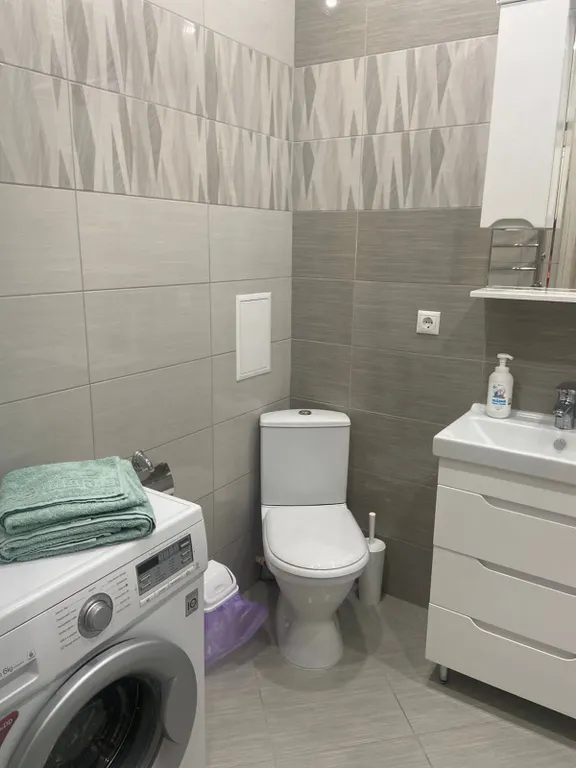 Уютная, новая квартира ЖК Самоцветы