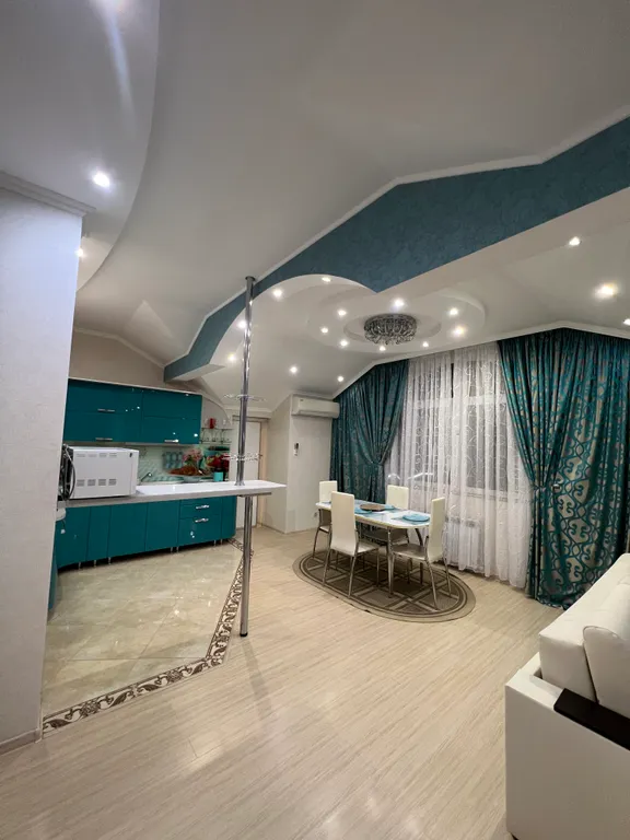 Квартира Квартира Большая 3 комнатная квартра с видом на море — Геленджик