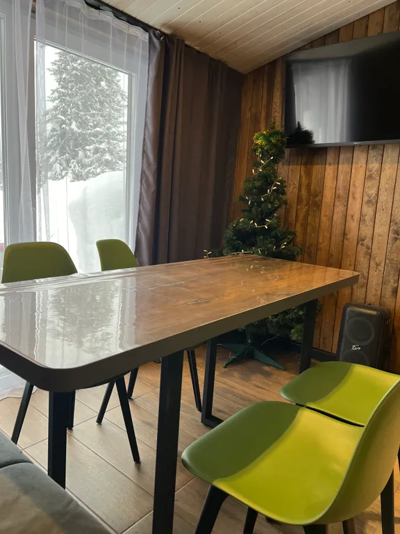 Коттедж Дизайнерский дом в лесу с одной спальней — Шерегеш