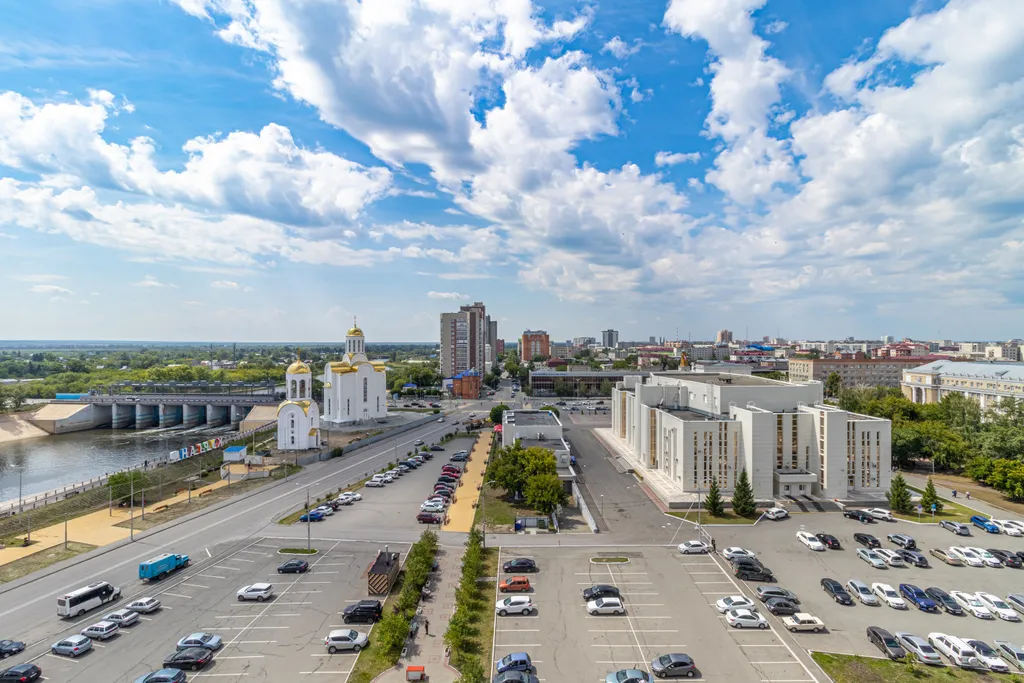 Светлая и просторная квартира в центре с видом на набережную
