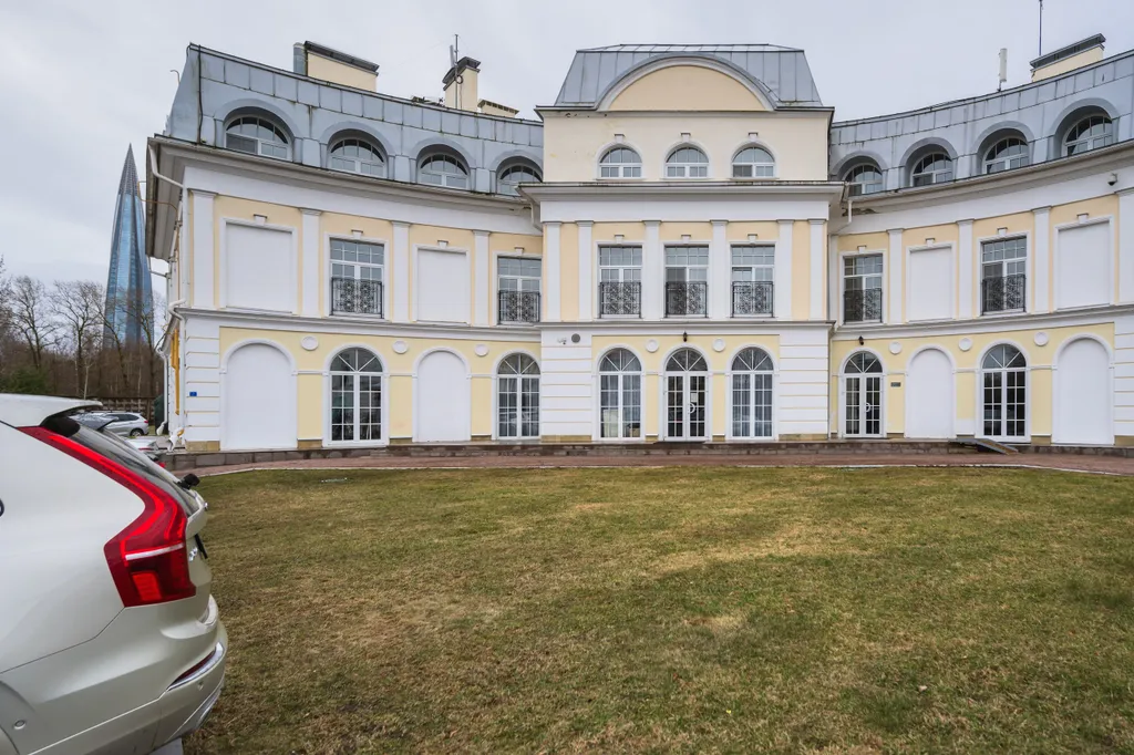 Трехкомнатная квартира в элитном поселке Лахта