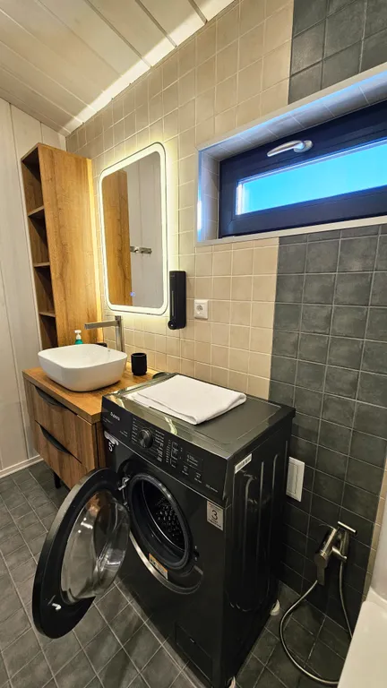 Далеко и надолго