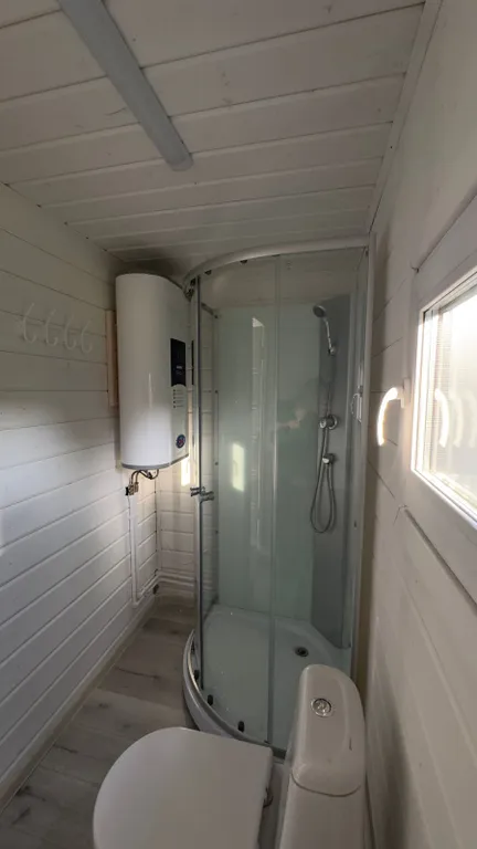 Уютный дом у озера