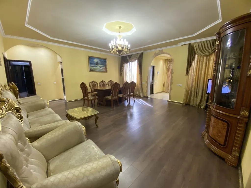 Large 5 bedroom luxury villa