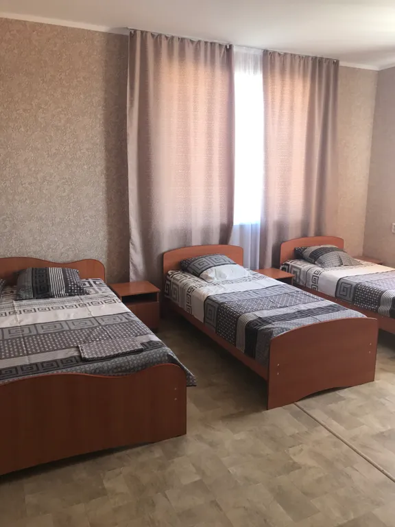 Квартира Четырёхместный улучшенный на втором этаже дома — аренда посуточно в Оленевка