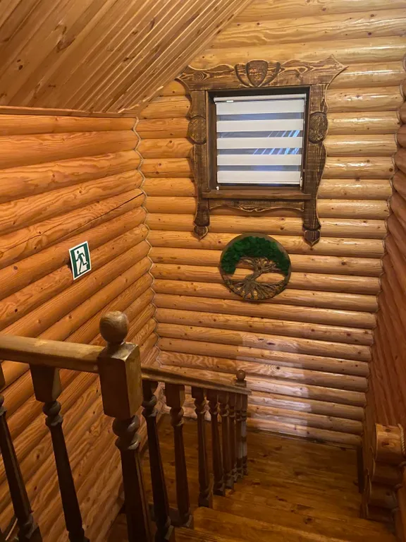 Деревянный сруб на Западном побережье Крыма