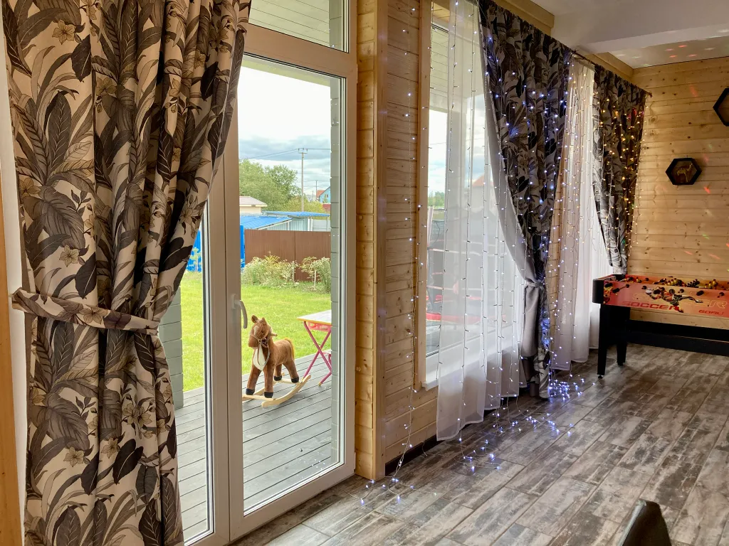 Коттедж Дом с отдельностоящий баней на дровах — Ропша