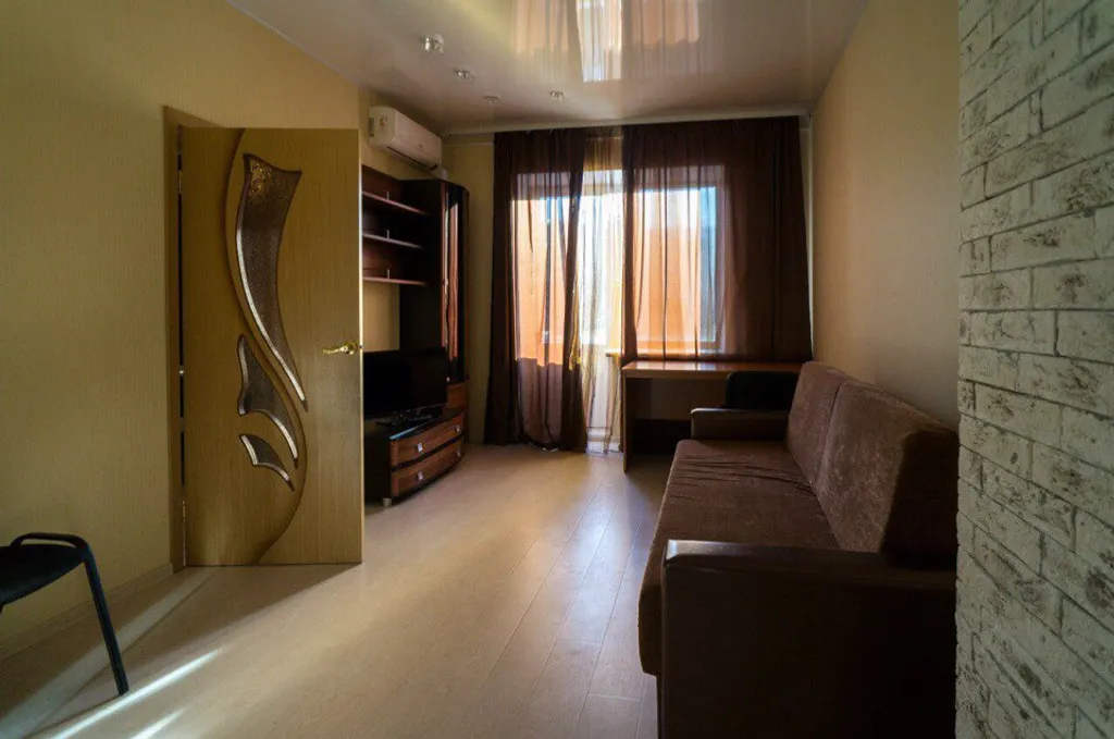 Трехкомнатная рядом с парком Горького