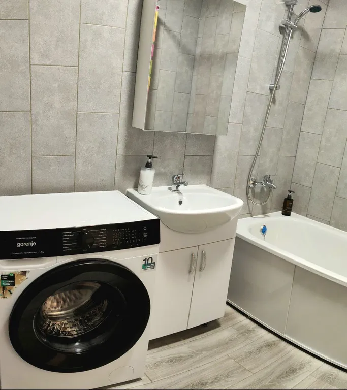 Стильная  квартира незабываемым видом на Онежское озеро с 18 этажа