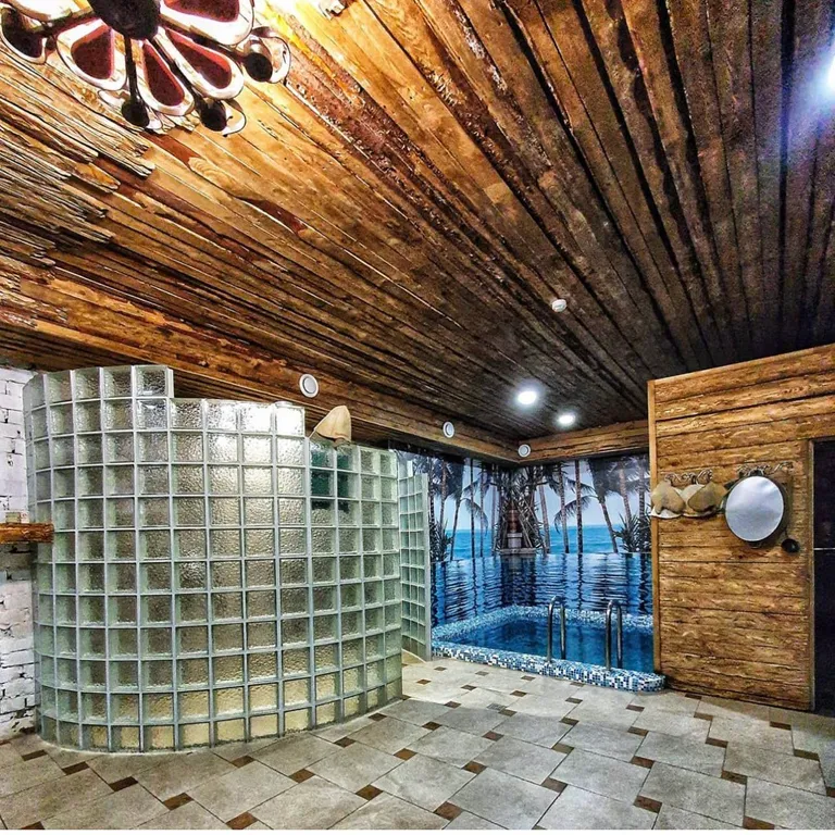 Большой дом с баней, бассейном, мангалом и парковкой