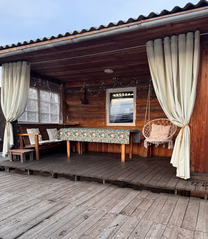 Уютный частный домик у берега