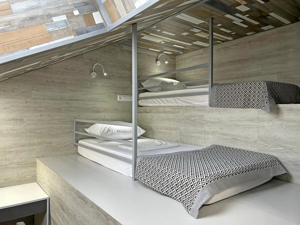 Шестиместный апартамент с террасой