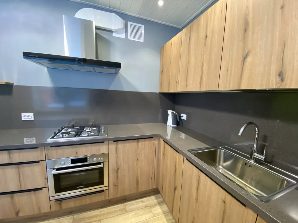 Комфортный и современный дом со всеми удобствами, баня и чан