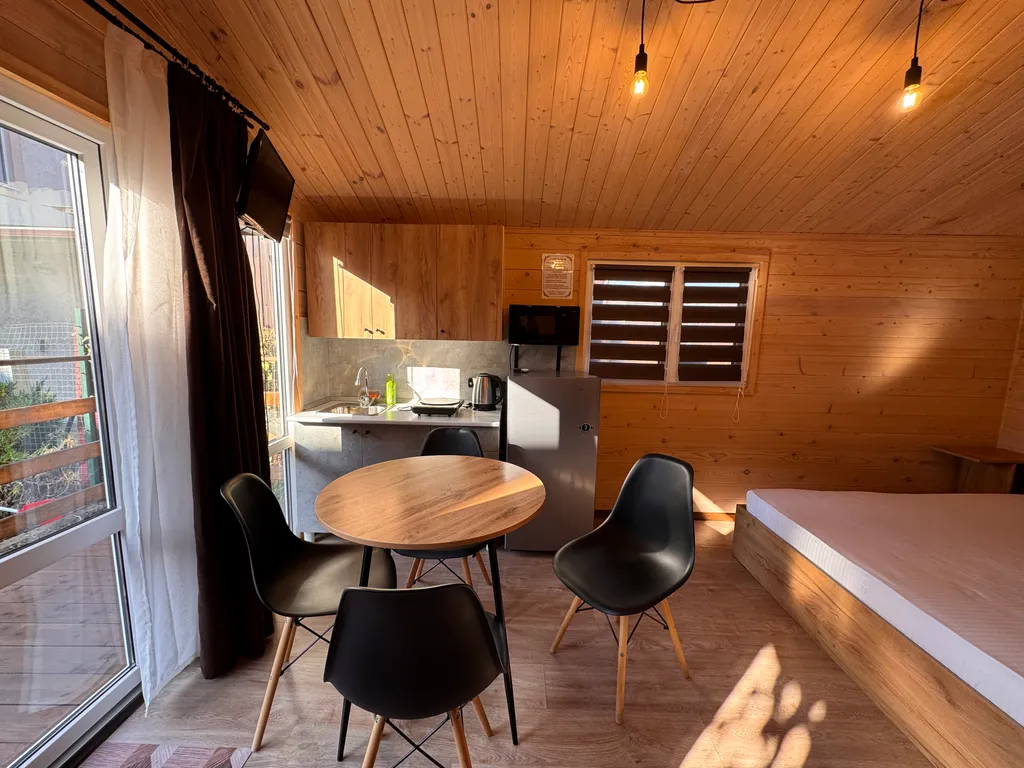 Коттедж Деревянный коттедж со своей мини-кухней — Сириус