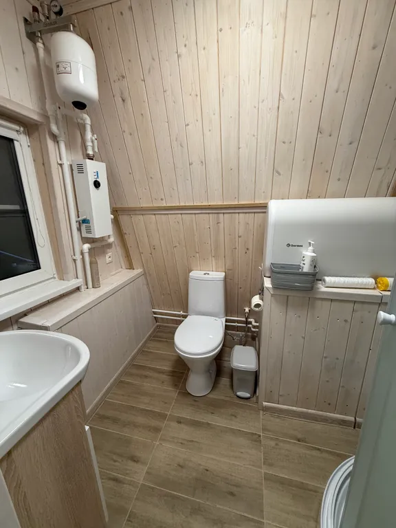 Уютный дом a-frame на окраине леса