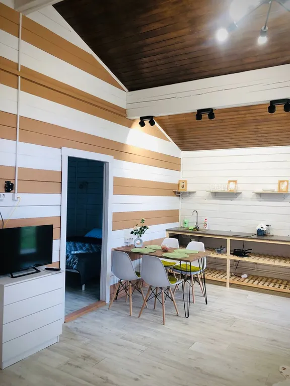 Уютный деревянный загородный дом в живописном селе