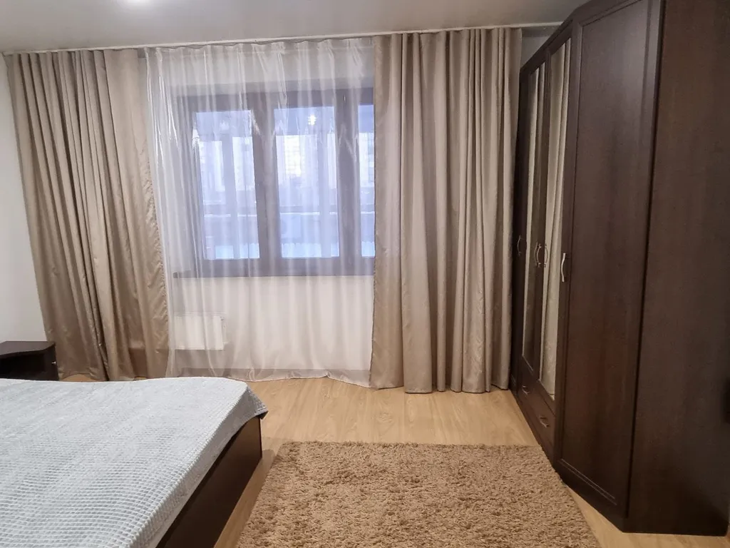 Современная 4-комн. в 10 мин пешком до МВДЦ Сибирь