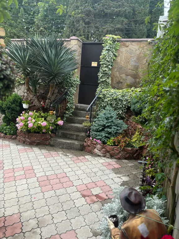 Коттедж Коттедж с отдельной беседкой — Алушта