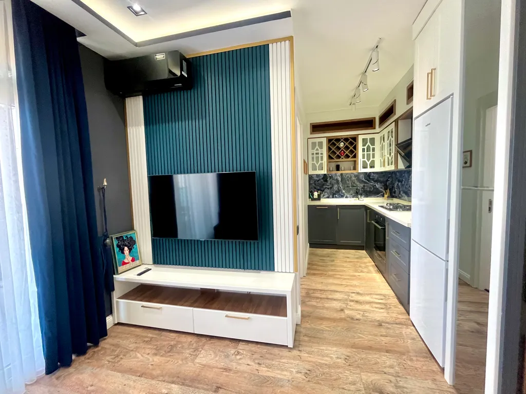 Двухкомнатный апартамент с восхитительным видом на парк и море