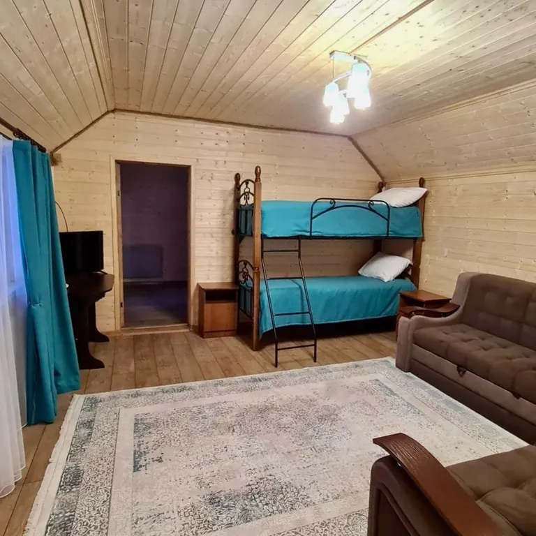 Большой коттедж