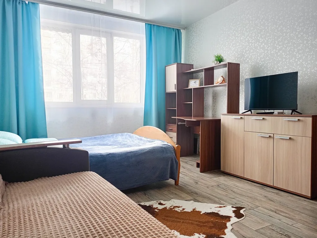 Квартира с двуспальной кроватью и диваном, рядом БСМ, ТЦ Апельсин