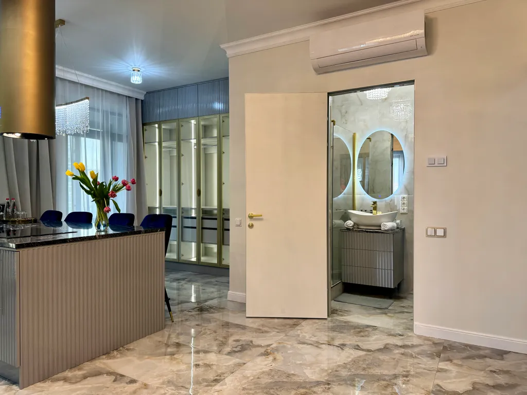 Comfort & Relax Home at Tsarskaya Ploshchad nice  view of the city