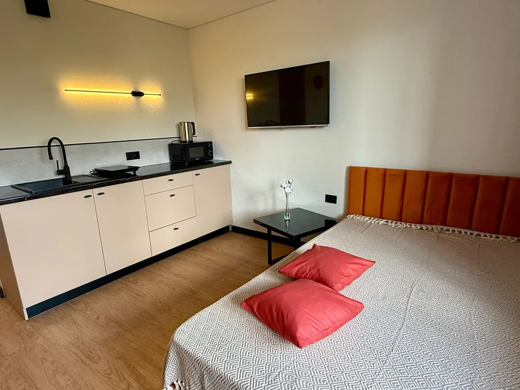 Студия УНИК АПАРТ на Космической рядом со школой МЧС