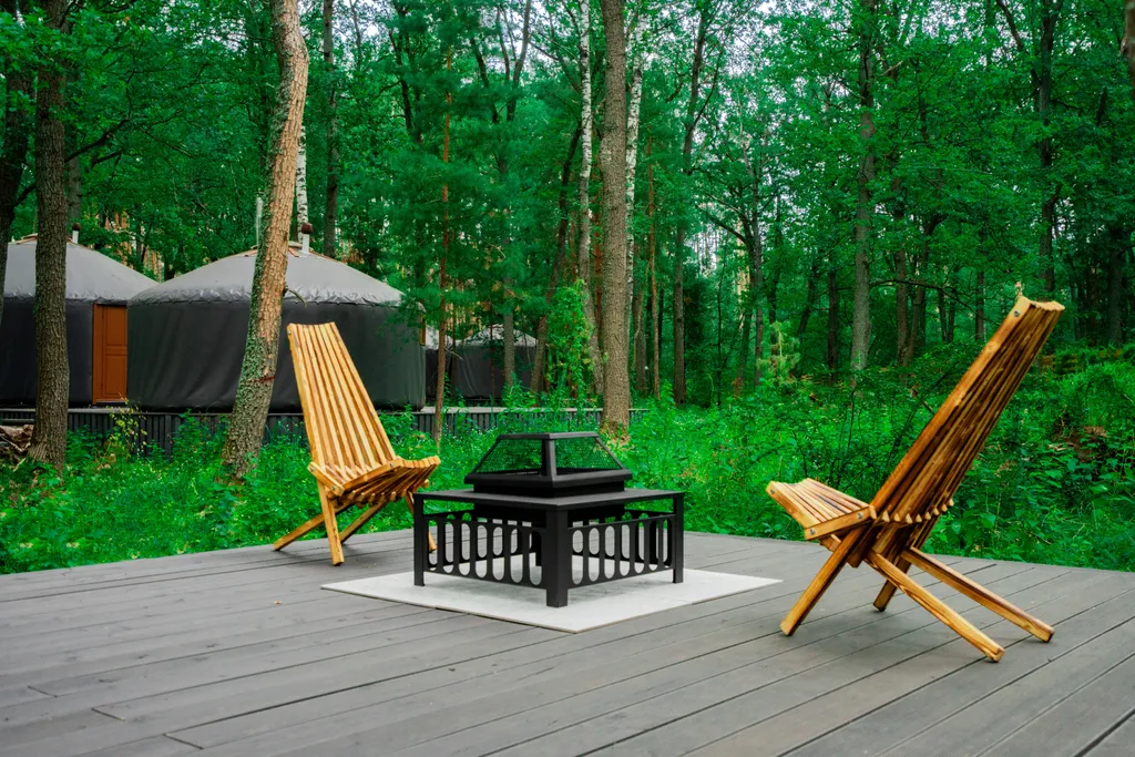 Юрта в лесу