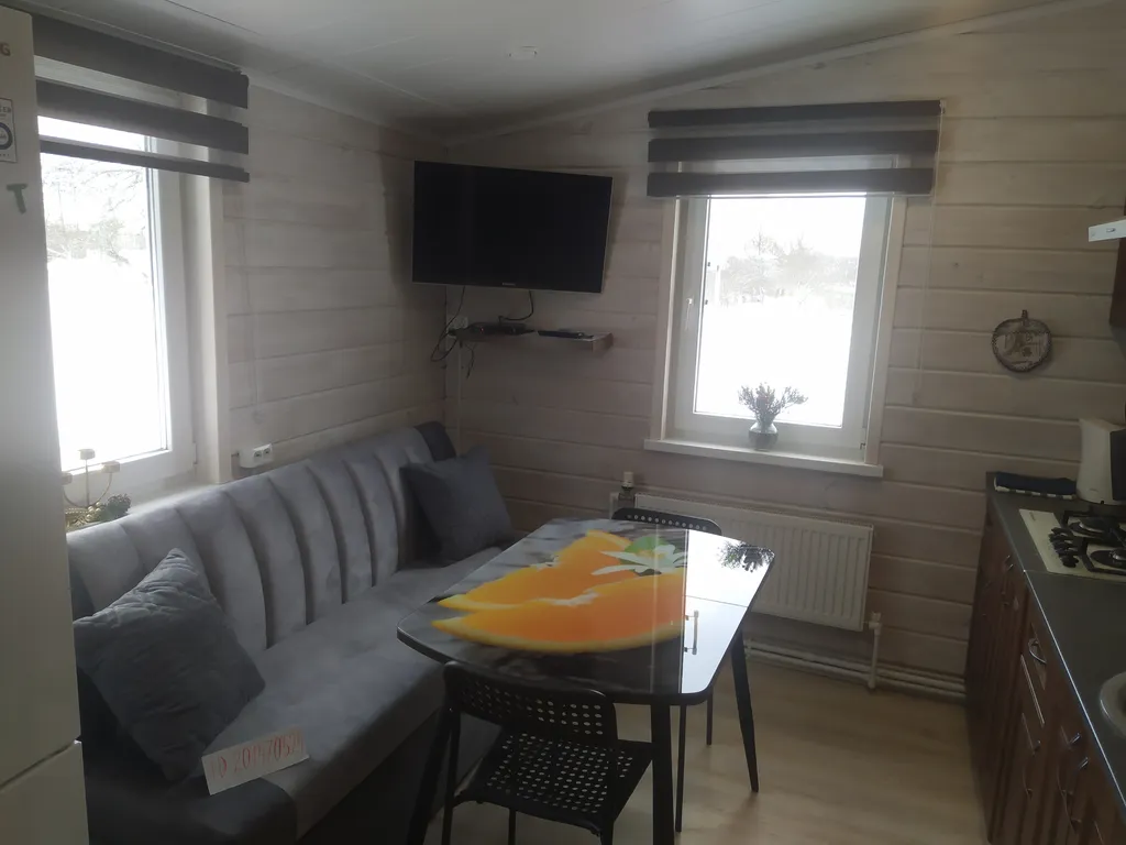 Коттедж Дом с 2 спальнями и кухней -гостиной — Надевицы