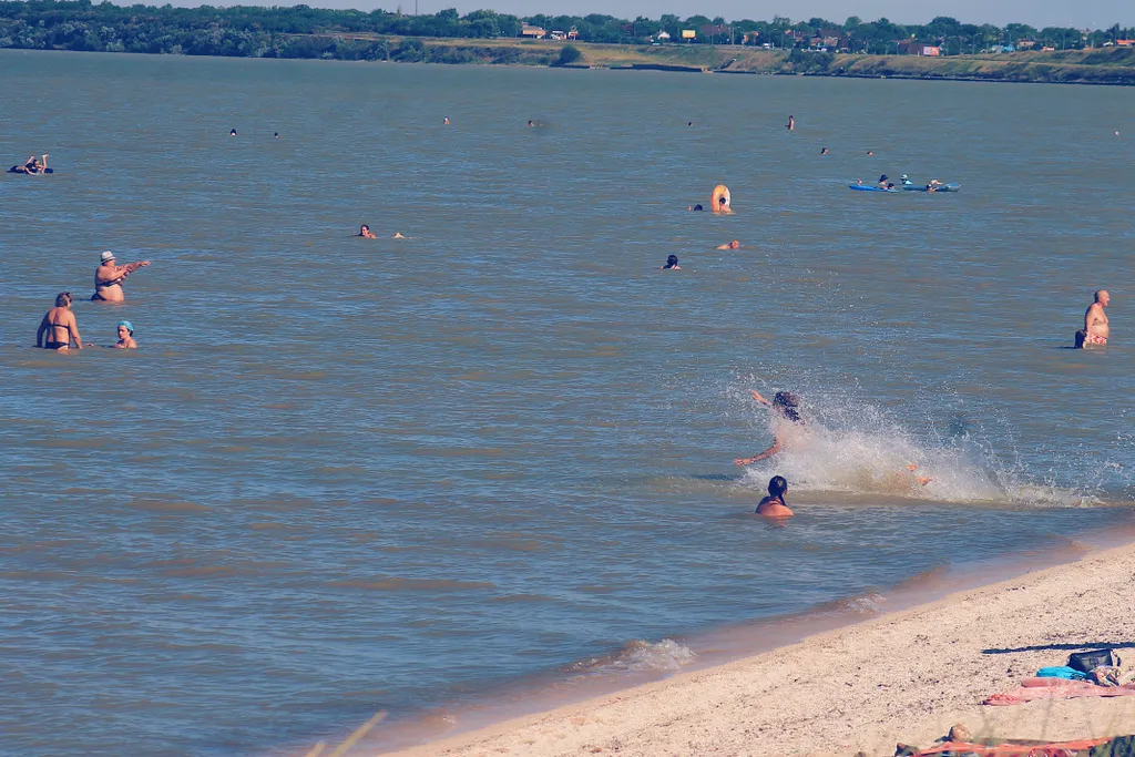 Коттедж у моря, детская площадка, бассейн,  костровая чаша, баттут.