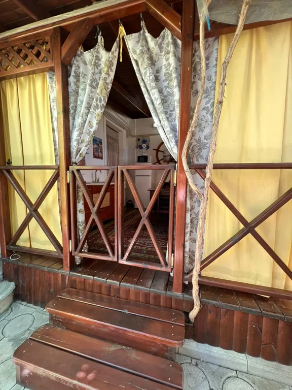 "Комфорт"с деревянной террасой