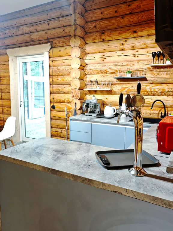 Лесной дом с тёплым бассейном, джакузи, сауной и сибирским чаном