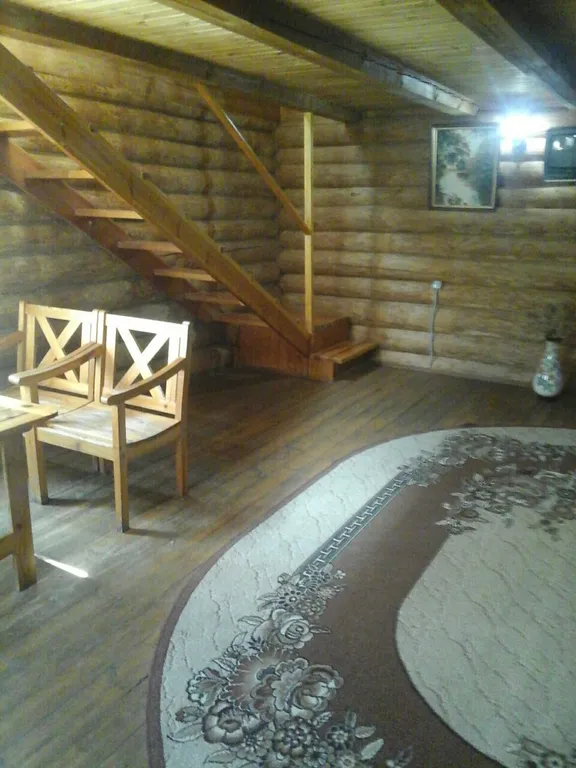 Жилой деревянный двухэтажный дом