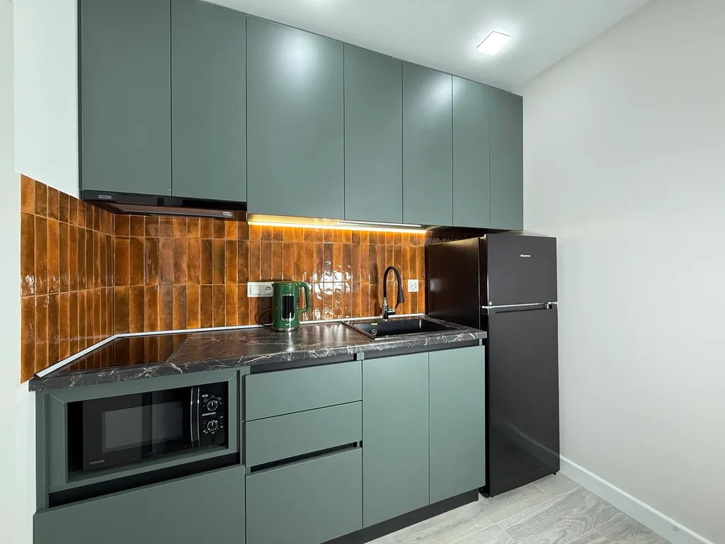 New trendy 1bd apt, Unbeatable location