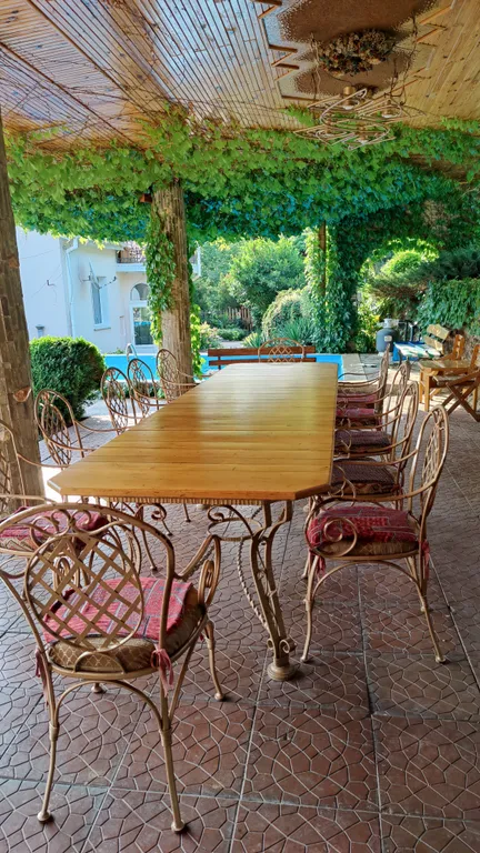 Частный дом с территорией и выходом в лес