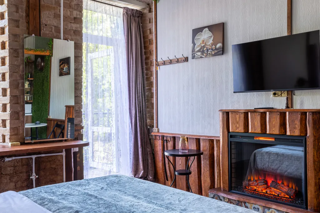 Квартира Романтическая студия с камином и балконом в старинном особняке — аренда посуточно в Самара