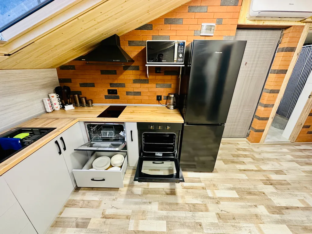 Уютная квартира в самом центре, от площади республики 250 м