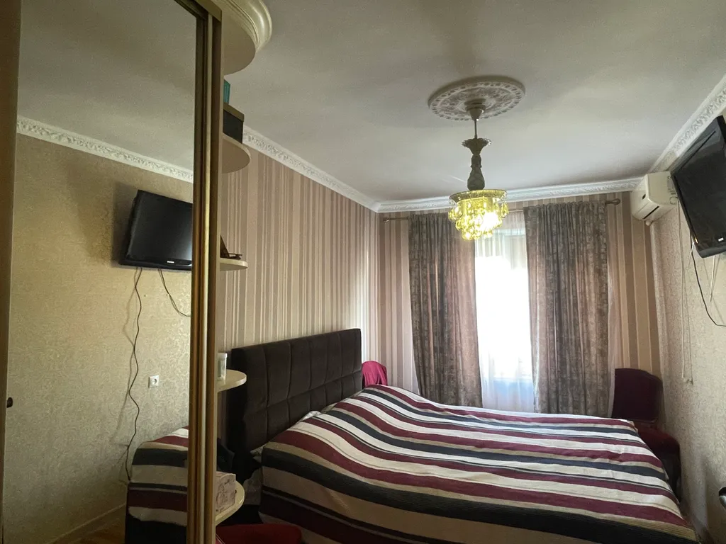 Хорошая, уютная квартира в центре города рядом с Чёрным морем