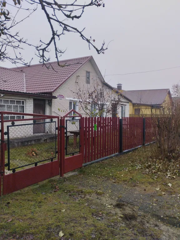 Комфортный домик с парковкой во дворе и террасой на въезде в Брест