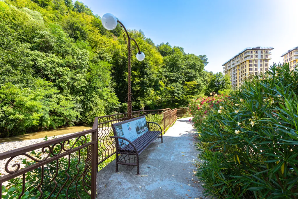 Просторная стильная квартира с видом на горы