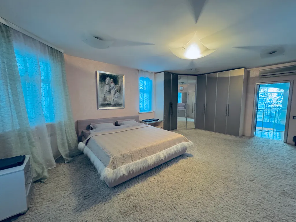 10-комнатный Дом